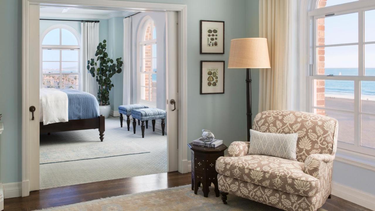 One-Bedroom Suite with Ocean View at Casa Del Mar