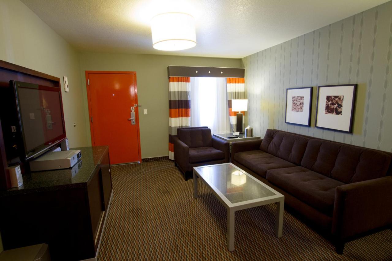 Dual Queen Suite at Scottsdale Parkview Hotel