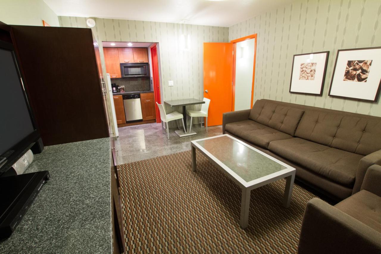 Dual Queen Suite at Scottsdale Parkview Hotel