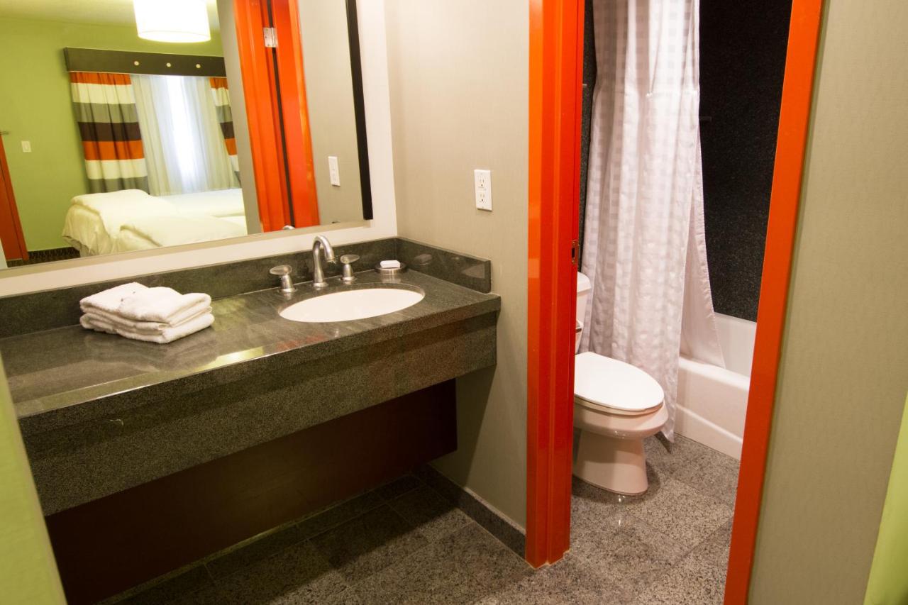 Deluxe Double Queen Room at Scottsdale Parkview Hotel