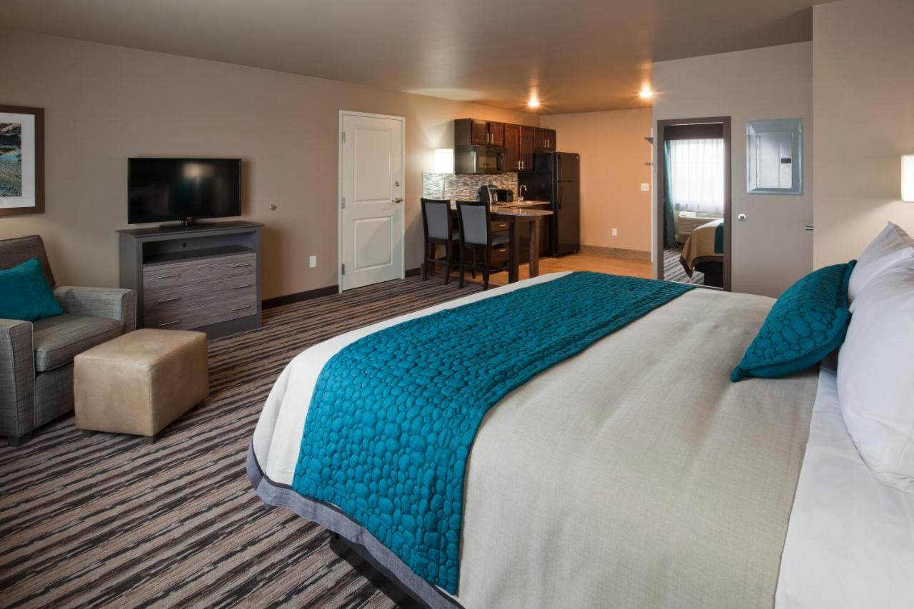 King Junior Suite - Disability Access at GrandStay Hotel and Suites
