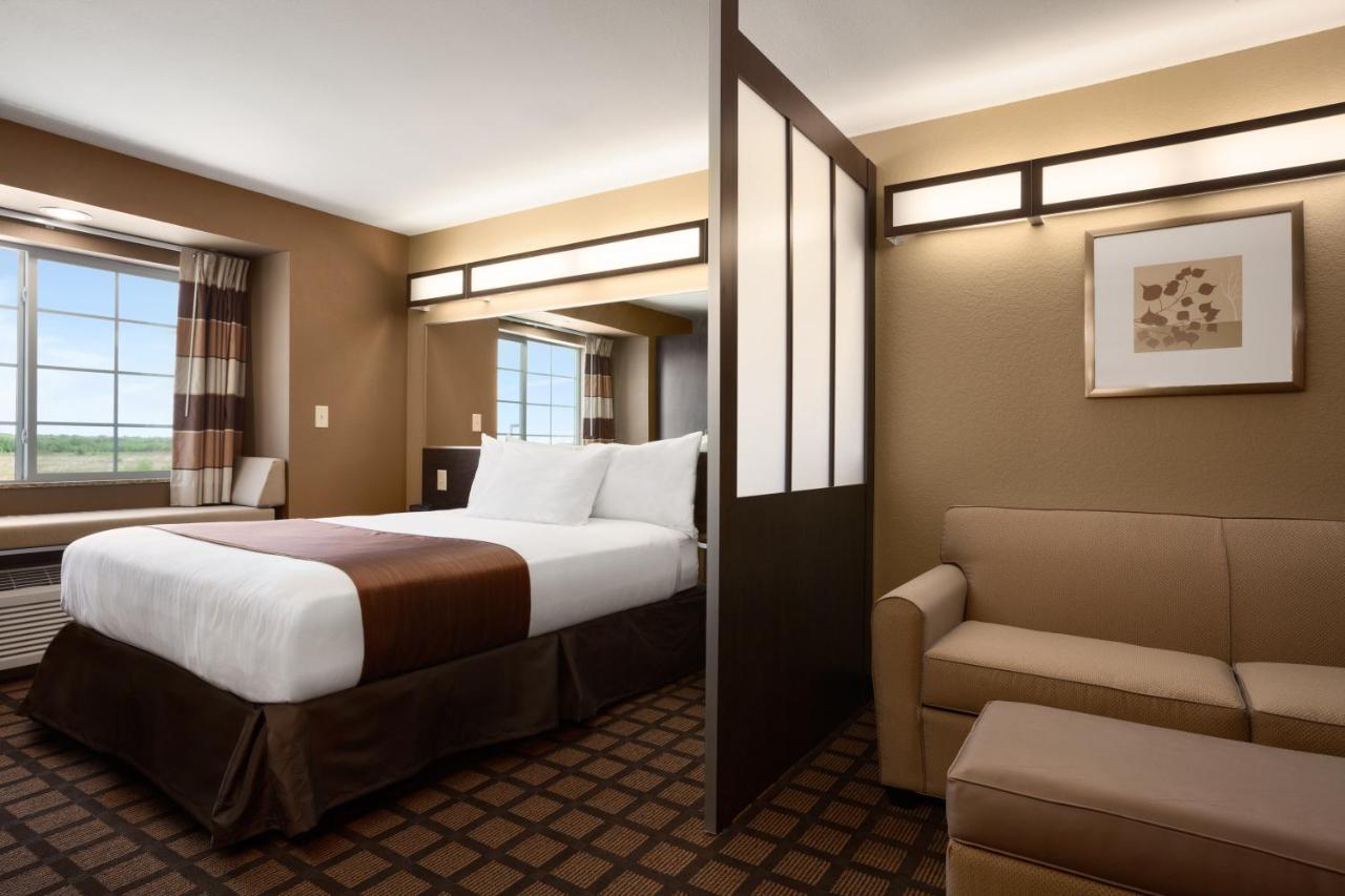 Queen Suite - Non-Smoking at Microtel Inn & Suites by Wyndham Kenedy/Karnes City