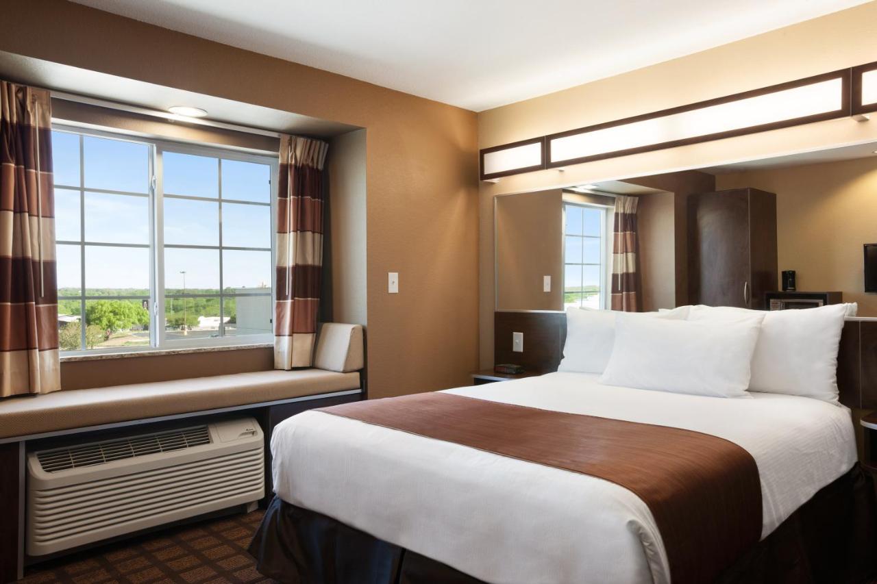 Queen Studio Suite - Non-Smoking at Microtel Inn & Suites by Wyndham Pleasanton