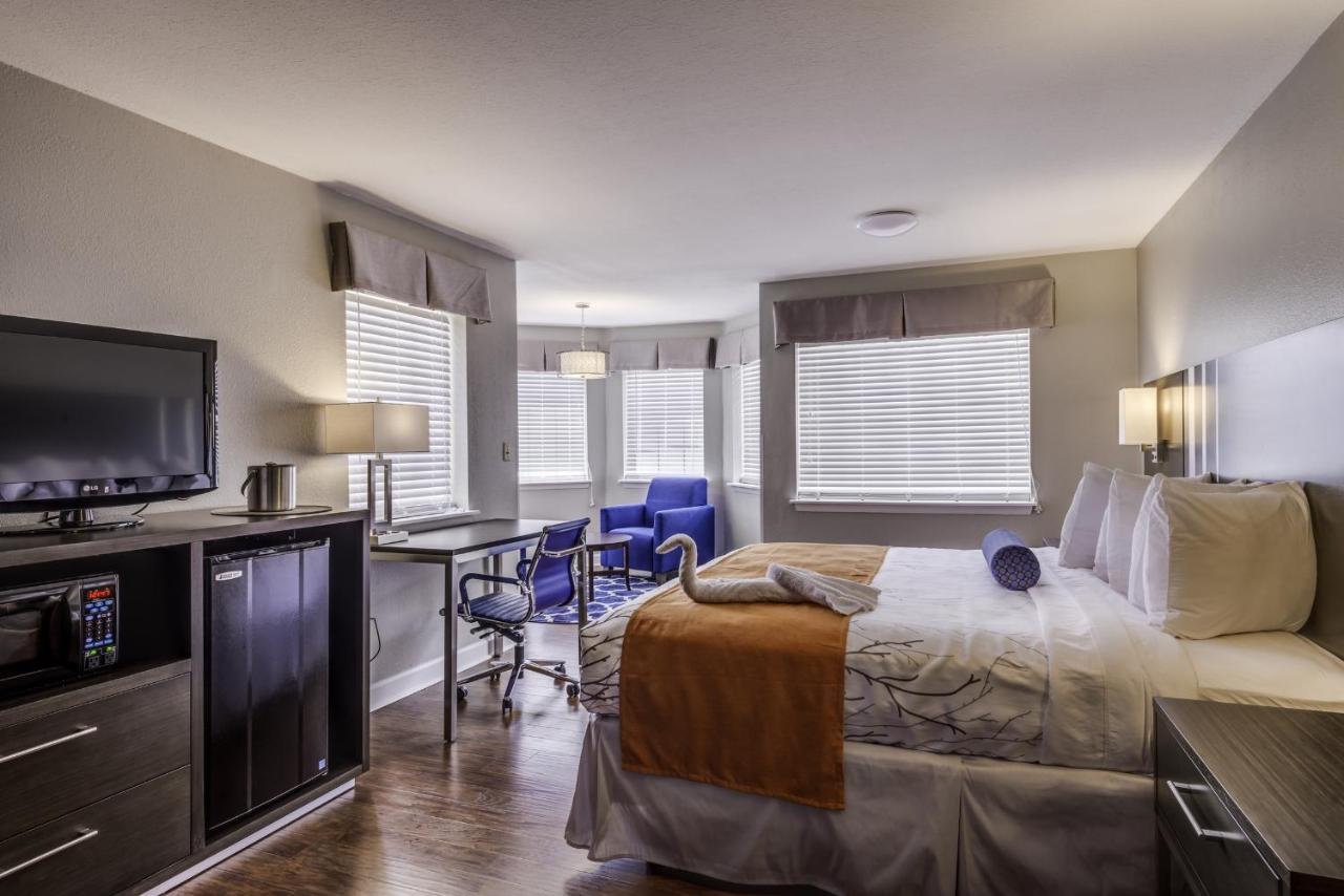 Junior Suite at GuestHouse Lexington