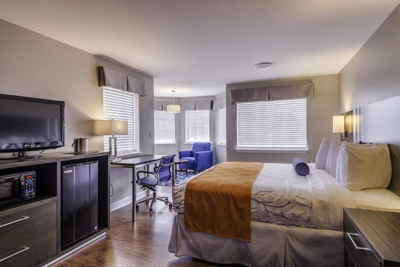 Junior Suite at GuestHouse Lexington