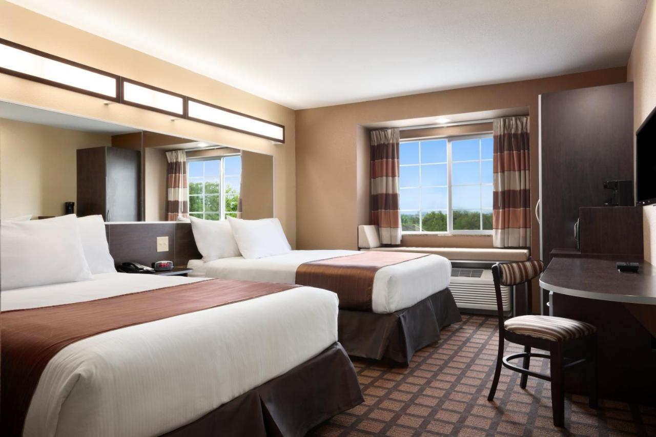 2 Queen, Mobility/Hearing Accessible Room, Bathtub w/ Grab Bars, Non-Smoking at Microtel Inn & Suites by Wyndham Kenedy/Karnes City