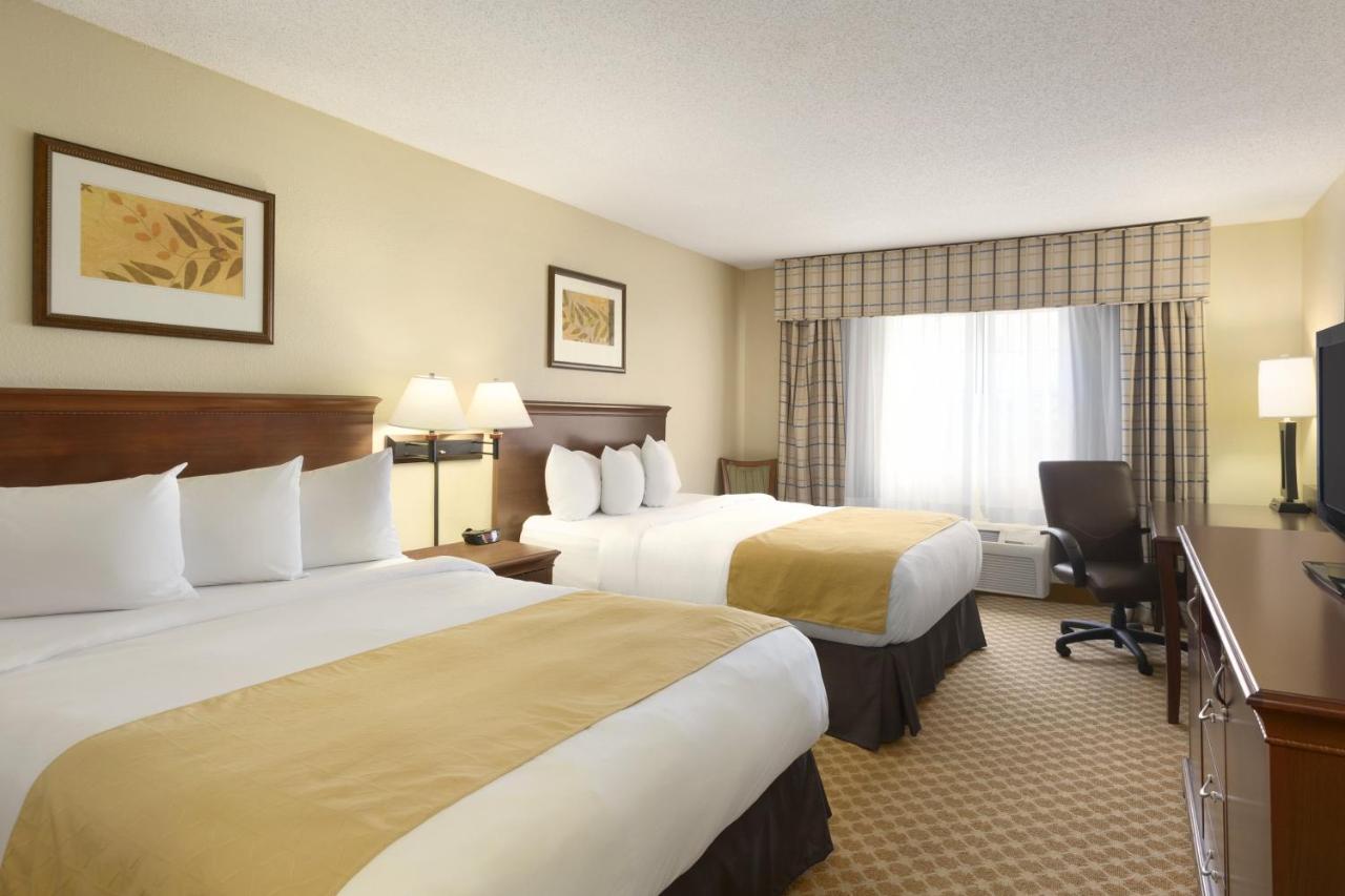 Queen Room with Two Queen Beds - Disability Access/Non-Smoking at Willow Inn Suites Rochester