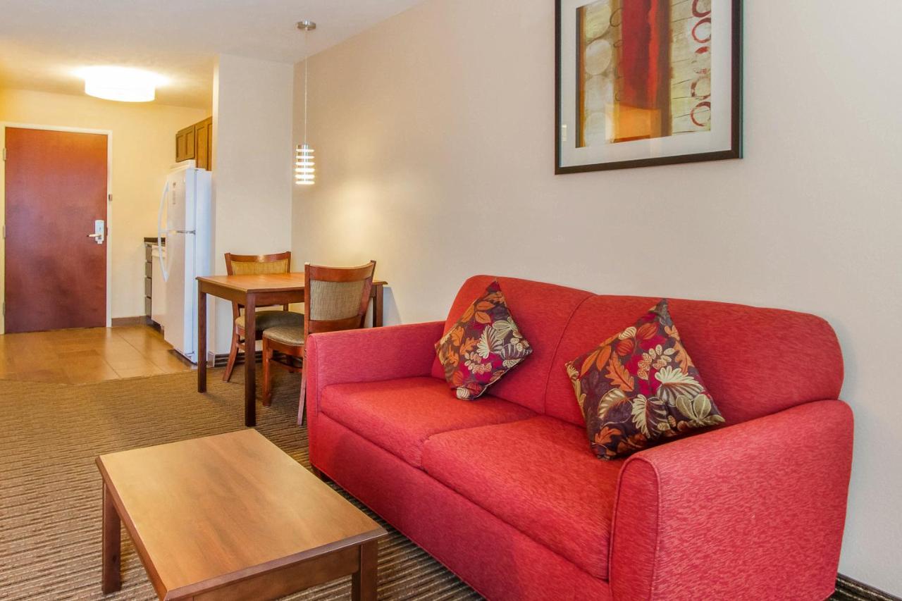 Queen Suite with Two Queen Beds and Sofa Bed - Non-Smoking at MainStay Suites Grand Island