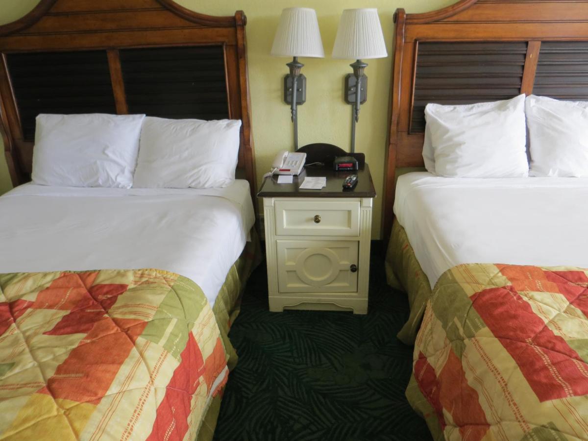 Double Room with Two Double Beds - Parking Lot View at Seralago Hotel & Suites Main Gate East
