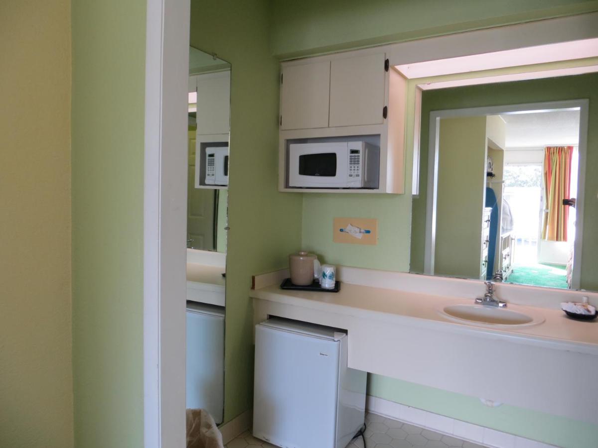 Double Room with Two Double Beds - Parking Lot View at Seralago Hotel & Suites Main Gate East