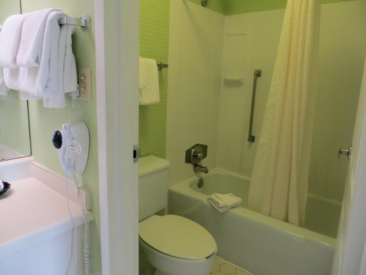 Double Room with Two Double Beds - Parking Lot View at Seralago Hotel & Suites Main Gate East