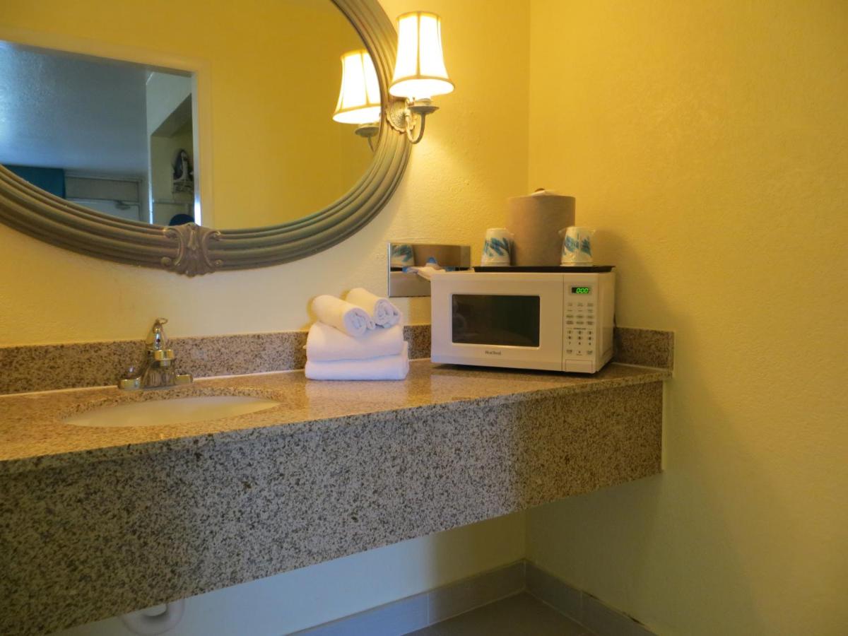 King Room with Sofa Bed at Seralago Hotel & Suites Main Gate East