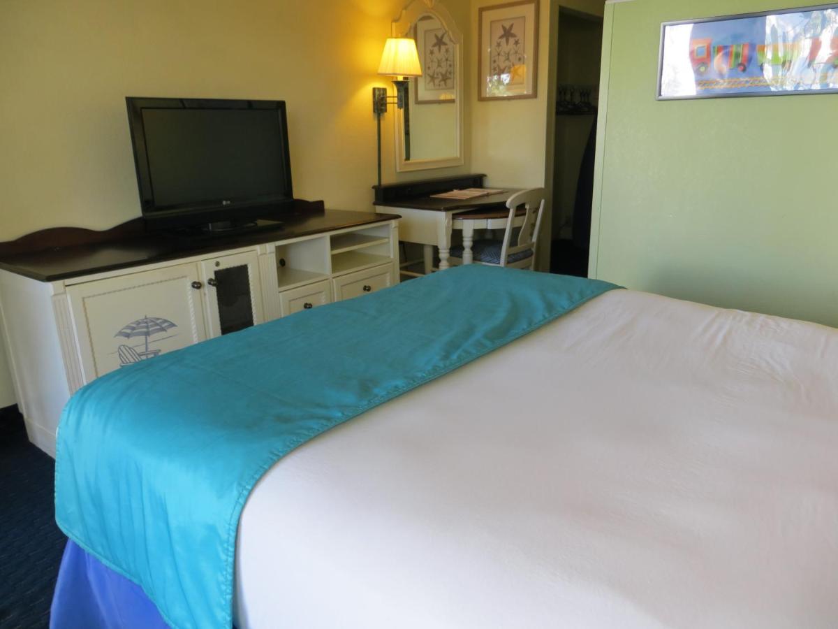 Kid Suite at Seralago Hotel & Suites Main Gate East