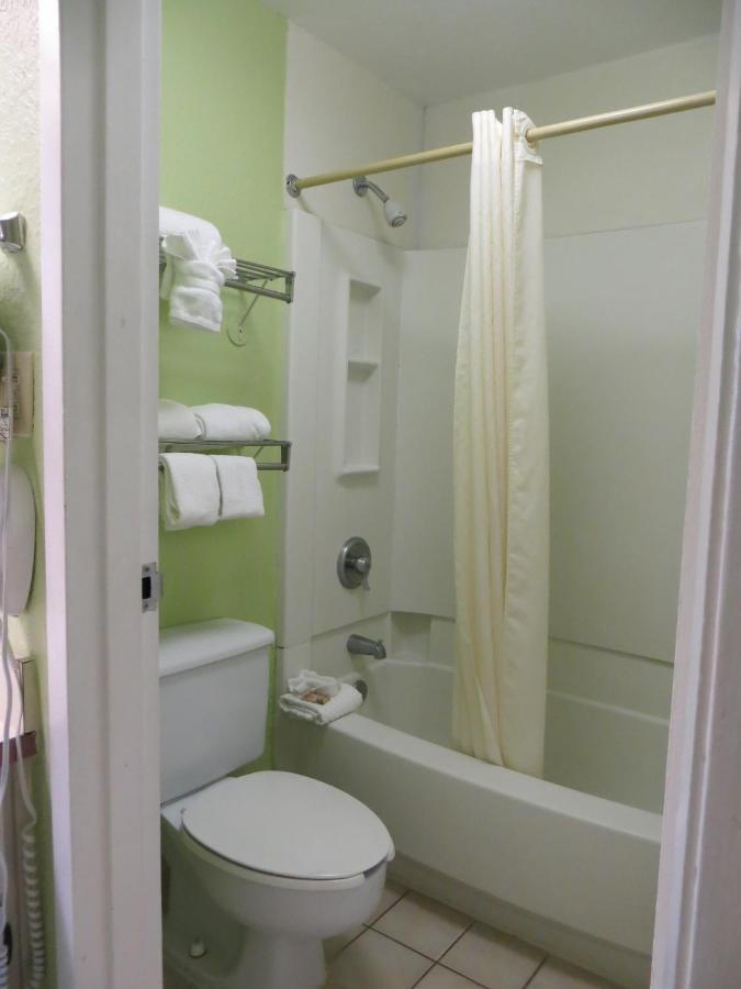 Kid Suite at Seralago Hotel & Suites Main Gate East