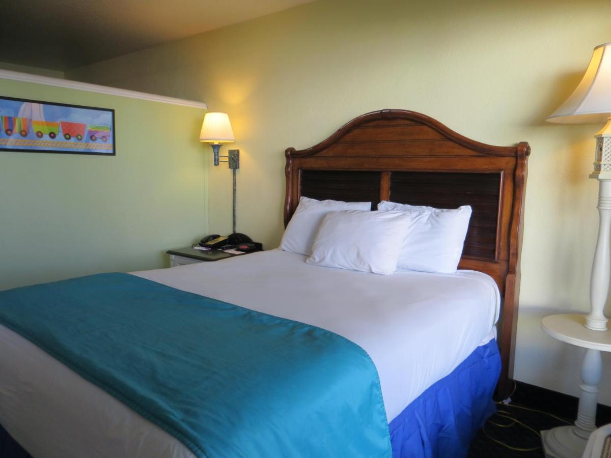 Kid Suite at Seralago Hotel & Suites Main Gate East