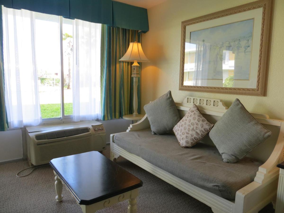 King Room with Sofa Bed at Seralago Hotel & Suites Main Gate East
