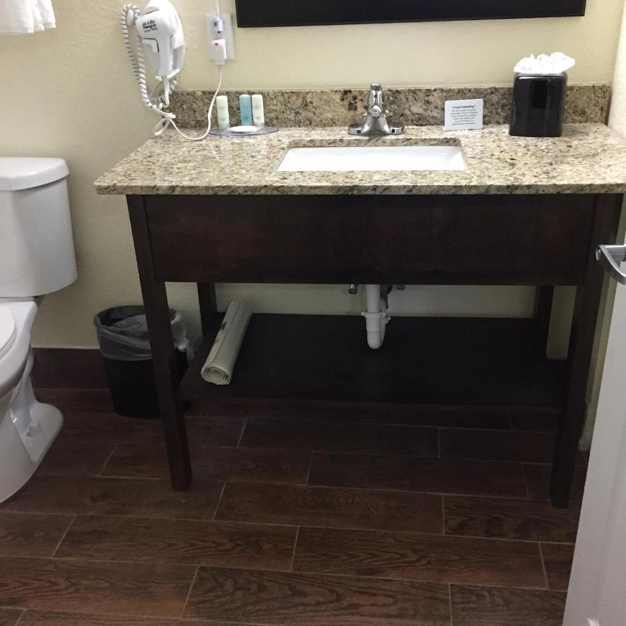 King Suite at The Link Hotel on Sunrise