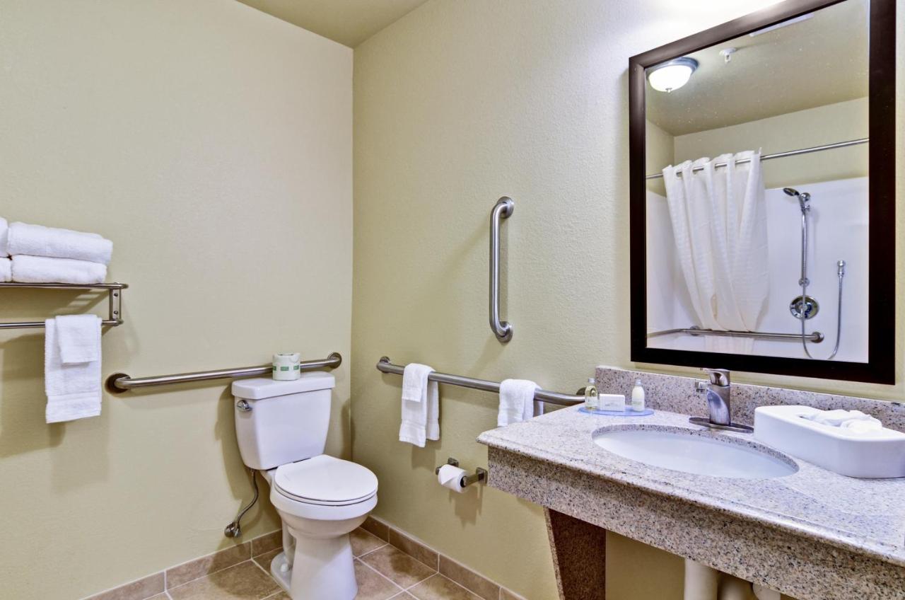 Studio - Disability Access at Cobblestone Inn & Suites - Ambridge