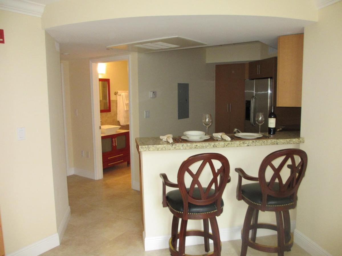 Deluxe Studio at Westover Arms Hotel