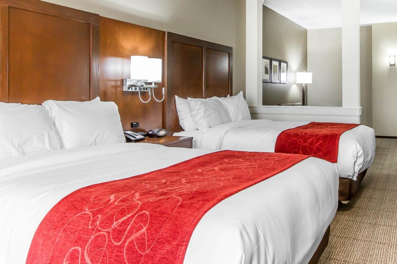 Queen Suite with Sofa Bed - Non-Smoking at Comfort Suites West Omaha