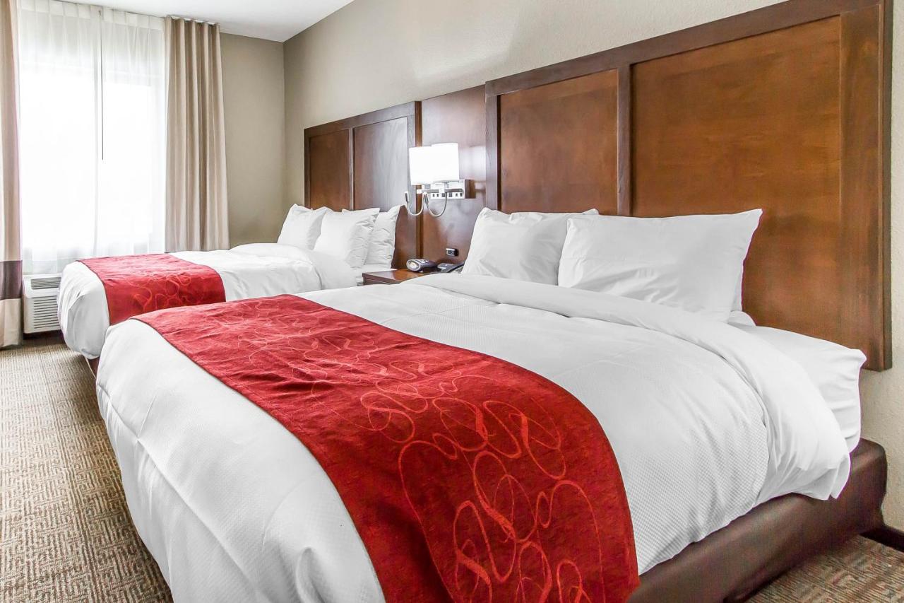 Queen Suite with Sofa Bed - Non-Smoking at Comfort Suites West Omaha