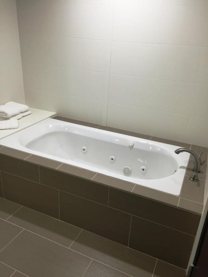 King Suite with Whirlpool - Non-Smoking at Comfort Suites West Omaha
