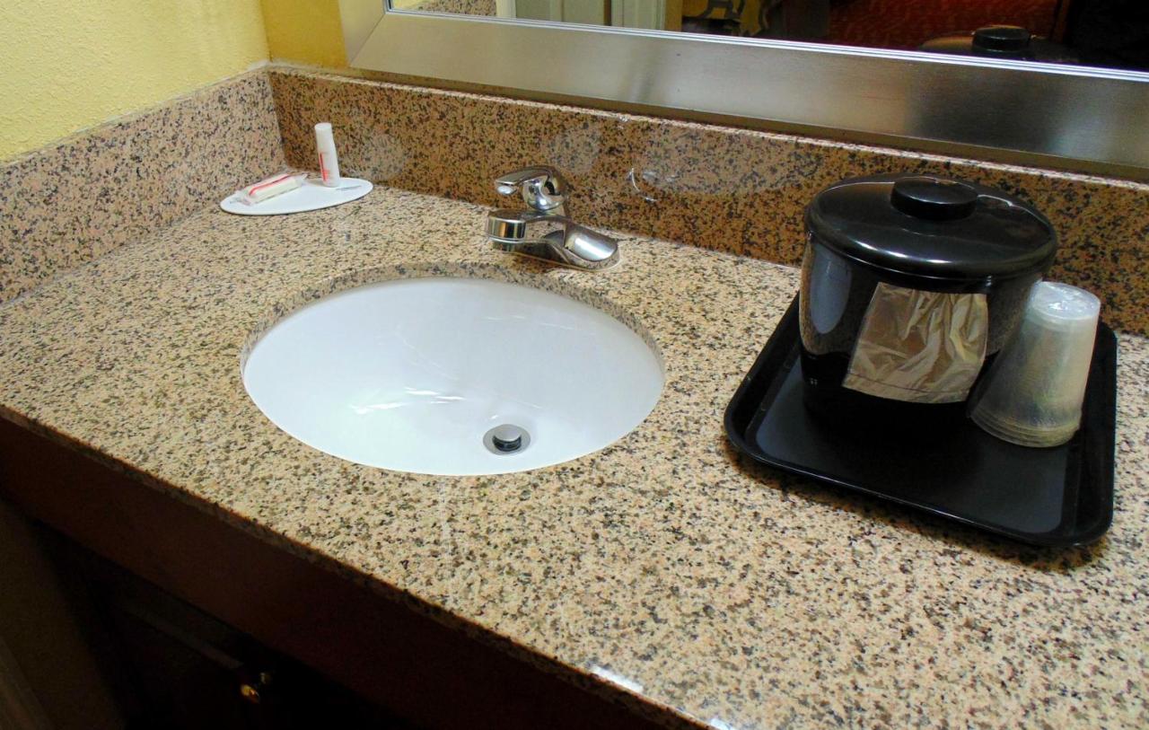 Queen Room with Two Queen Beds - Non-Smoking at Baymont by Wyndham Sevierville Pigeon Forge