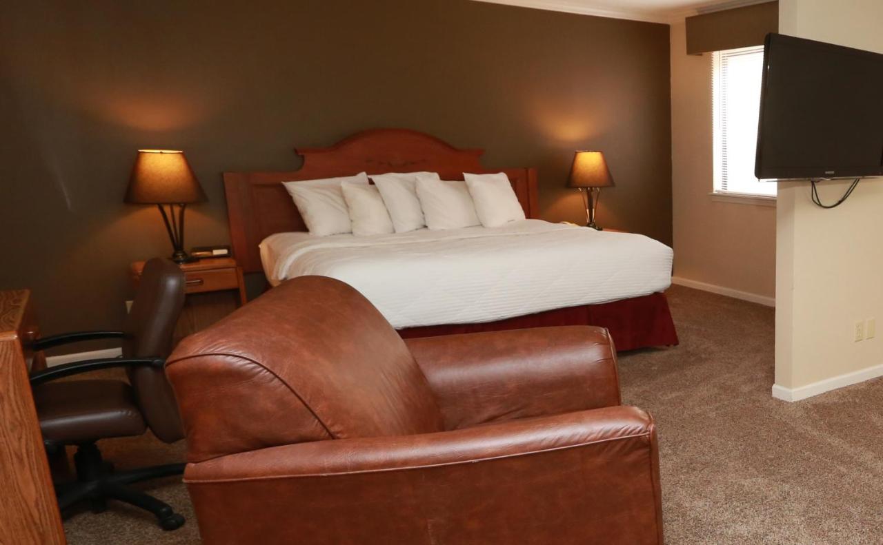 Sterling Hotel and Suites