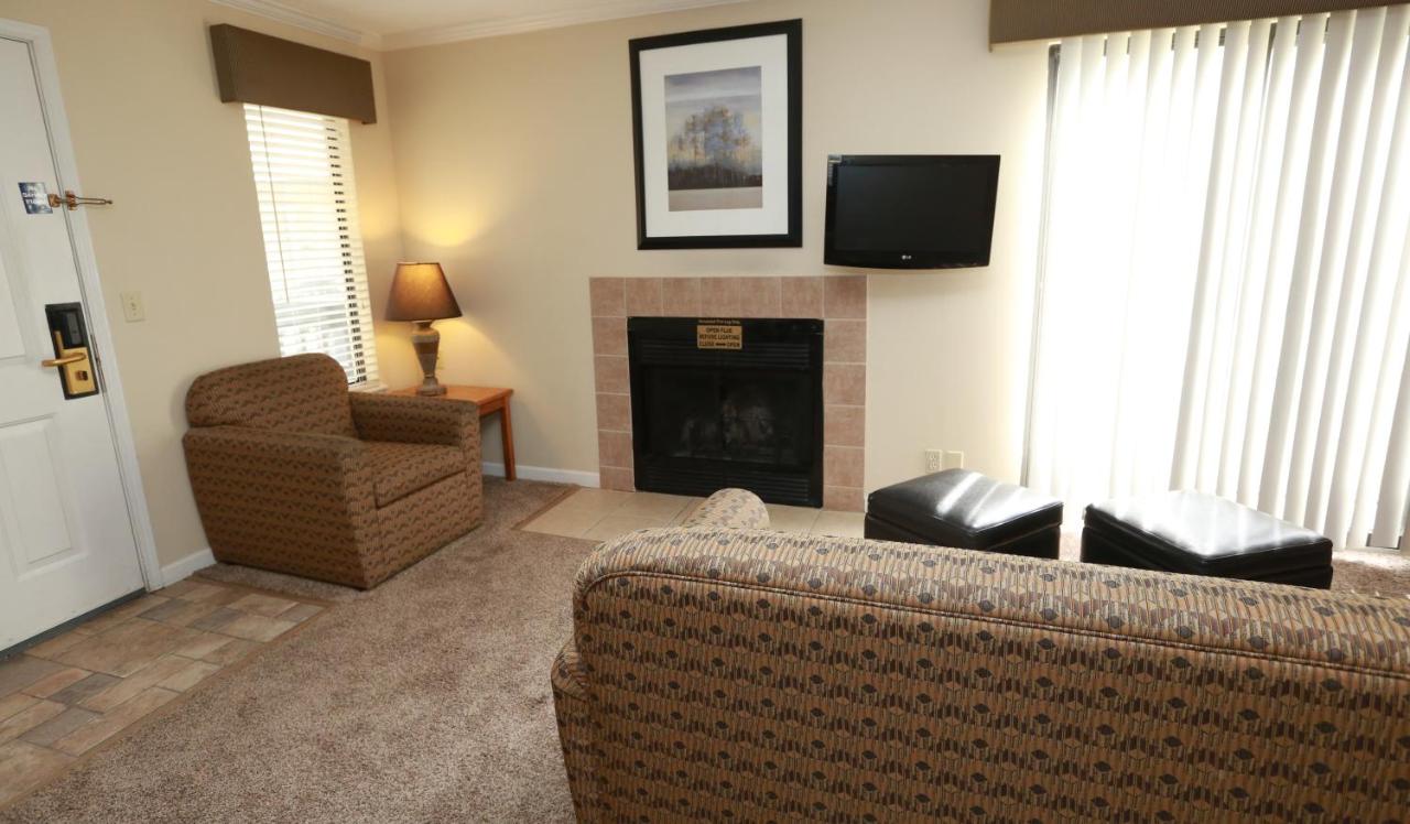 Queen Studio with Sofa Bed at Sterling Hotel and Suites