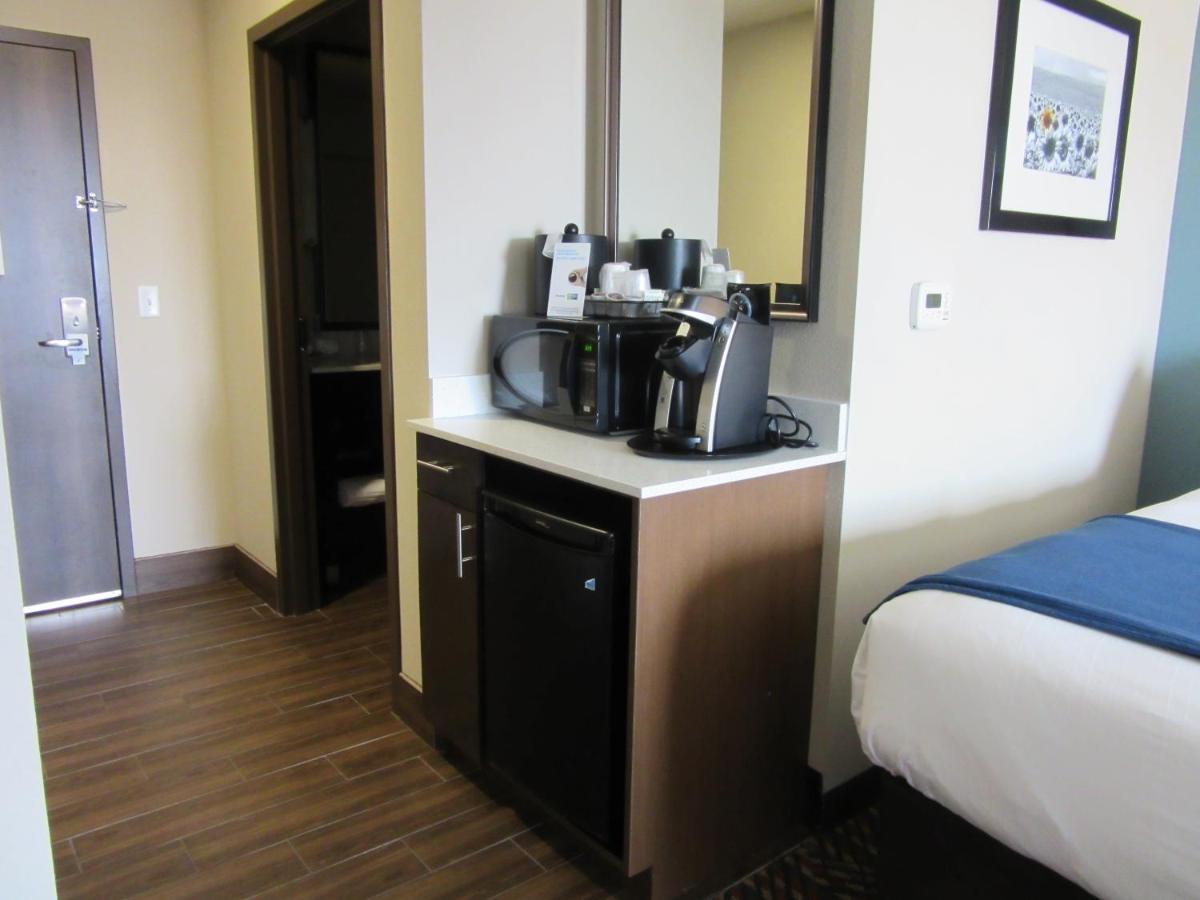 Two-Bedroom Queen Suite at Holiday Inn Express Wichita South by IHG