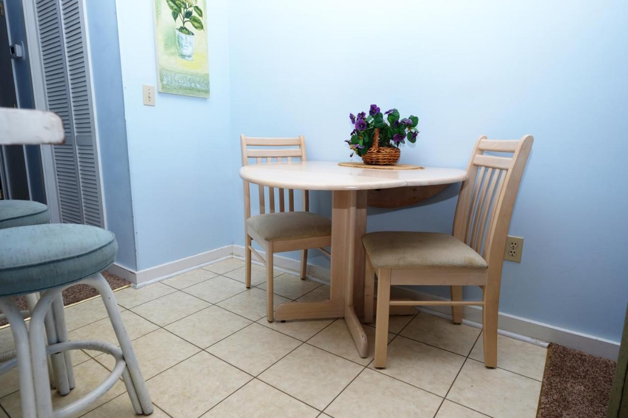 One Bedroom Apartment at Myrtle Beach Resort by Beach Vacations