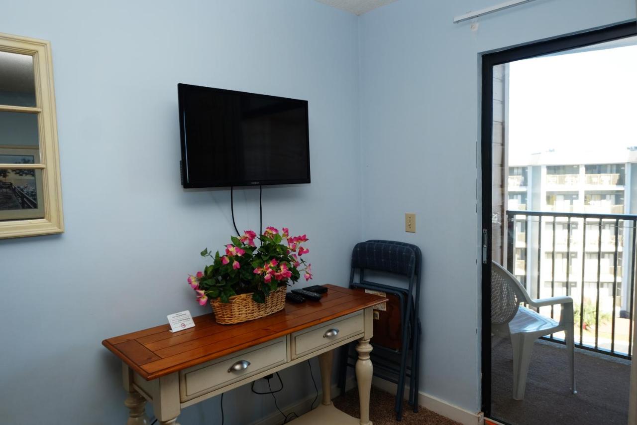 One Bedroom Apartment at Myrtle Beach Resort by Beach Vacations