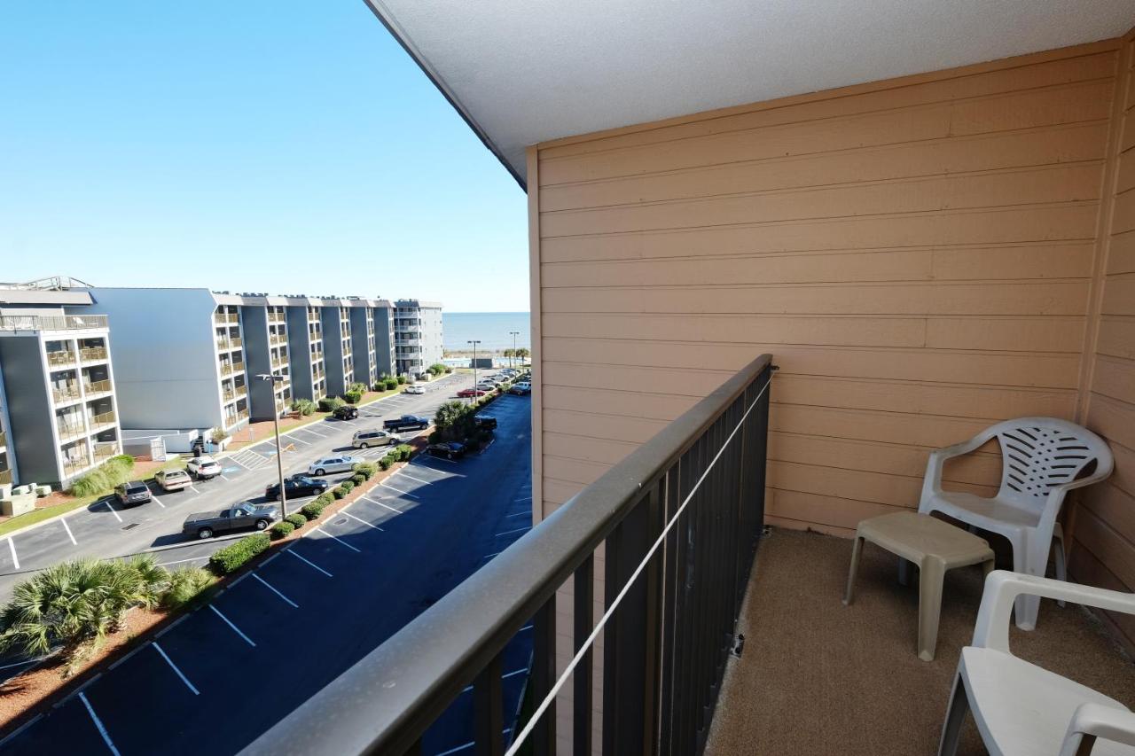 One Bedroom Apartment at Myrtle Beach Resort by Beach Vacations