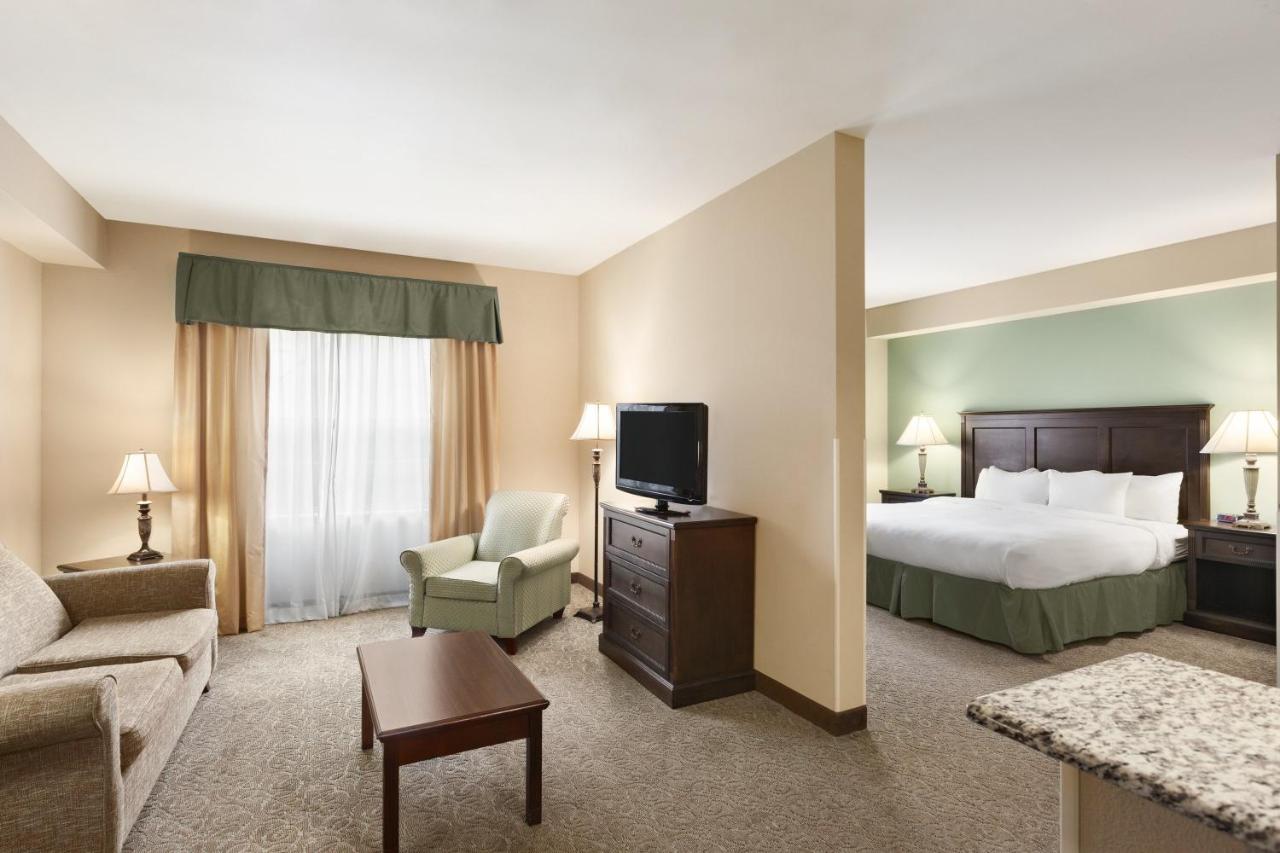 Extended Stay King Suite - Disability Access/Non-Smoking at Country Inn & Suites by Radisson, Asheville West near Biltmore