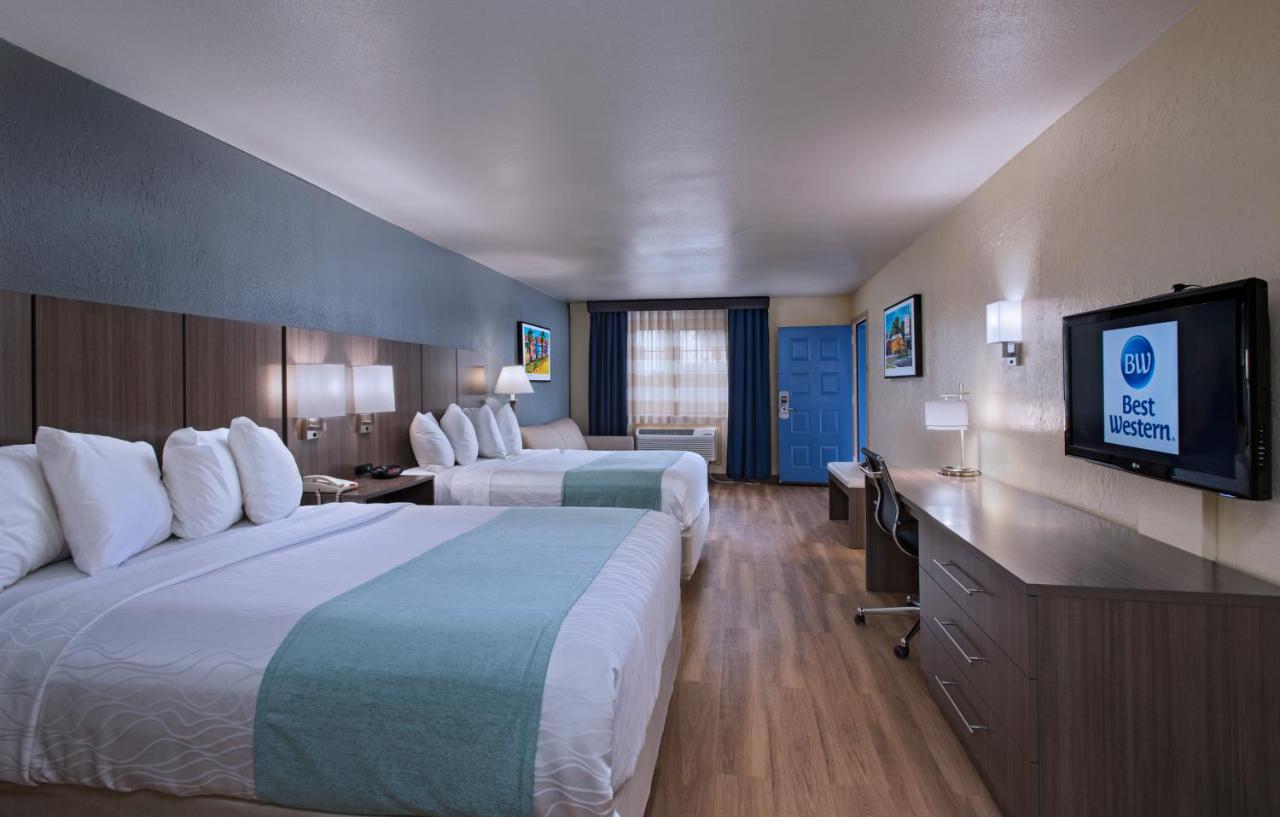 Queen Room with Two Queen Beds with Sofa Bed at Best Western Port Aransas