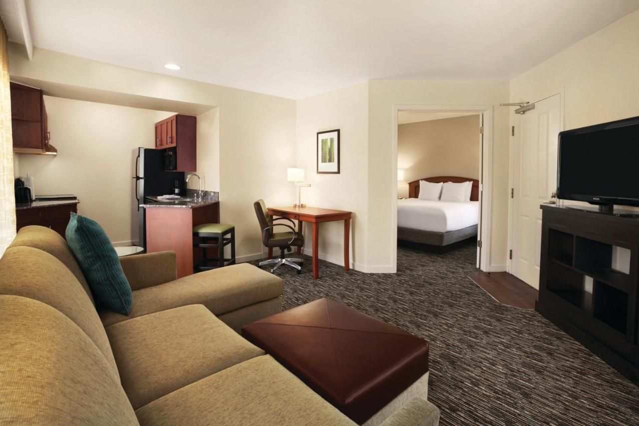 One-Bedroom King Room with Pool View at HYATT house Pleasanton