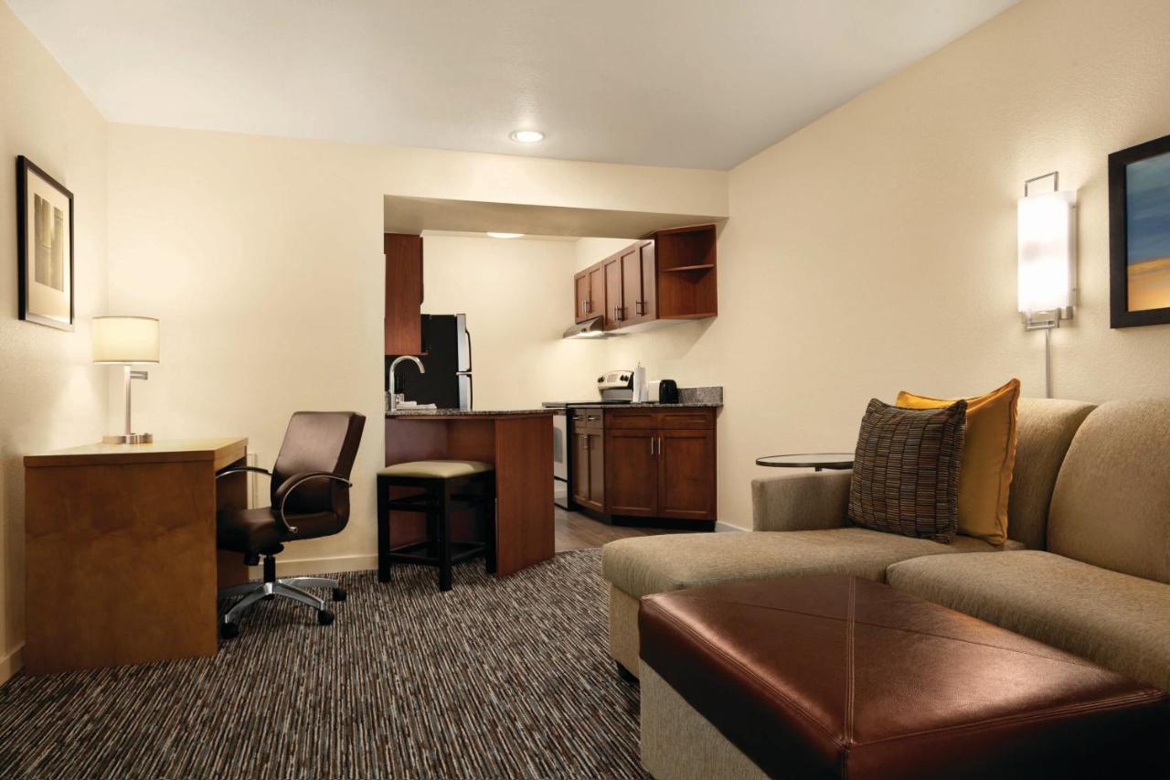 One-Bedroom King Room with Pool View at HYATT house Pleasanton