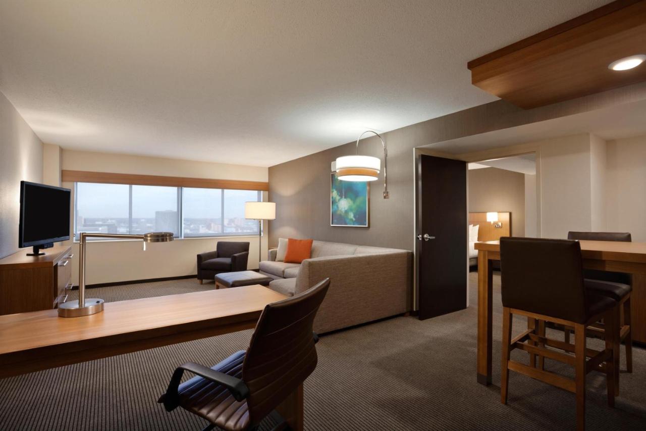 King Suite at Hyatt Place Minneapolis Downtown
