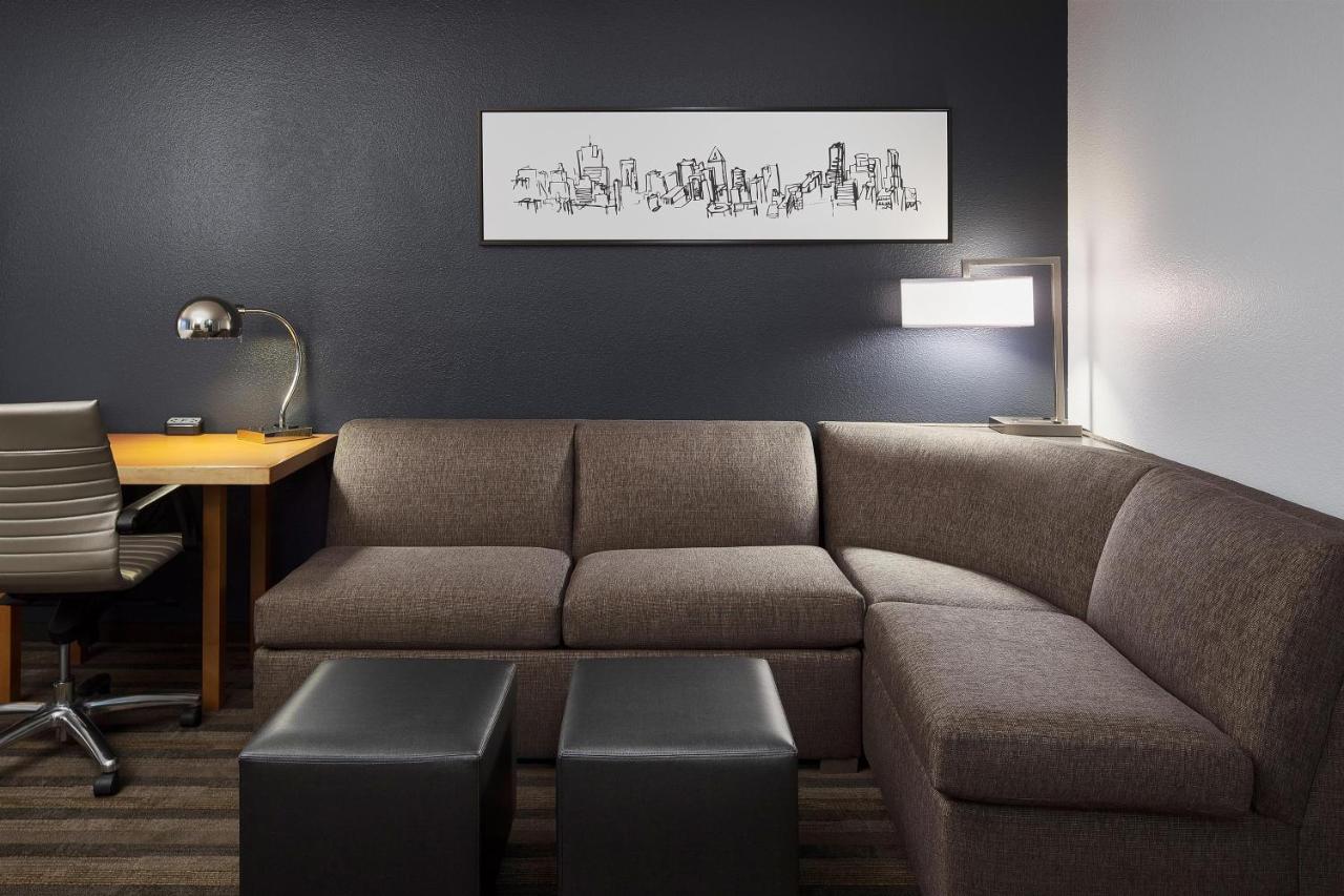 Executive Suite at HYATT house Austin/Arboretum