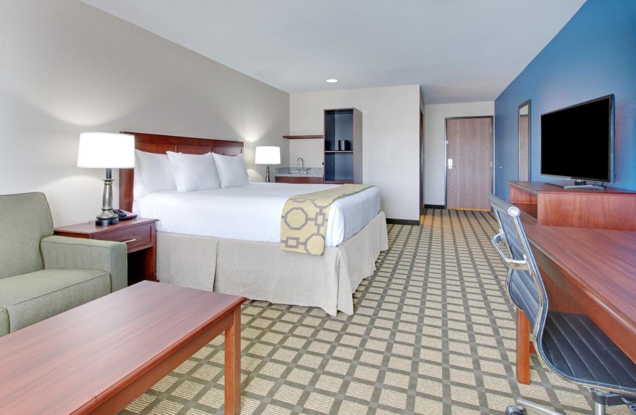 King Suite- Non-Smoking at Baymont by Wyndham Big Spring