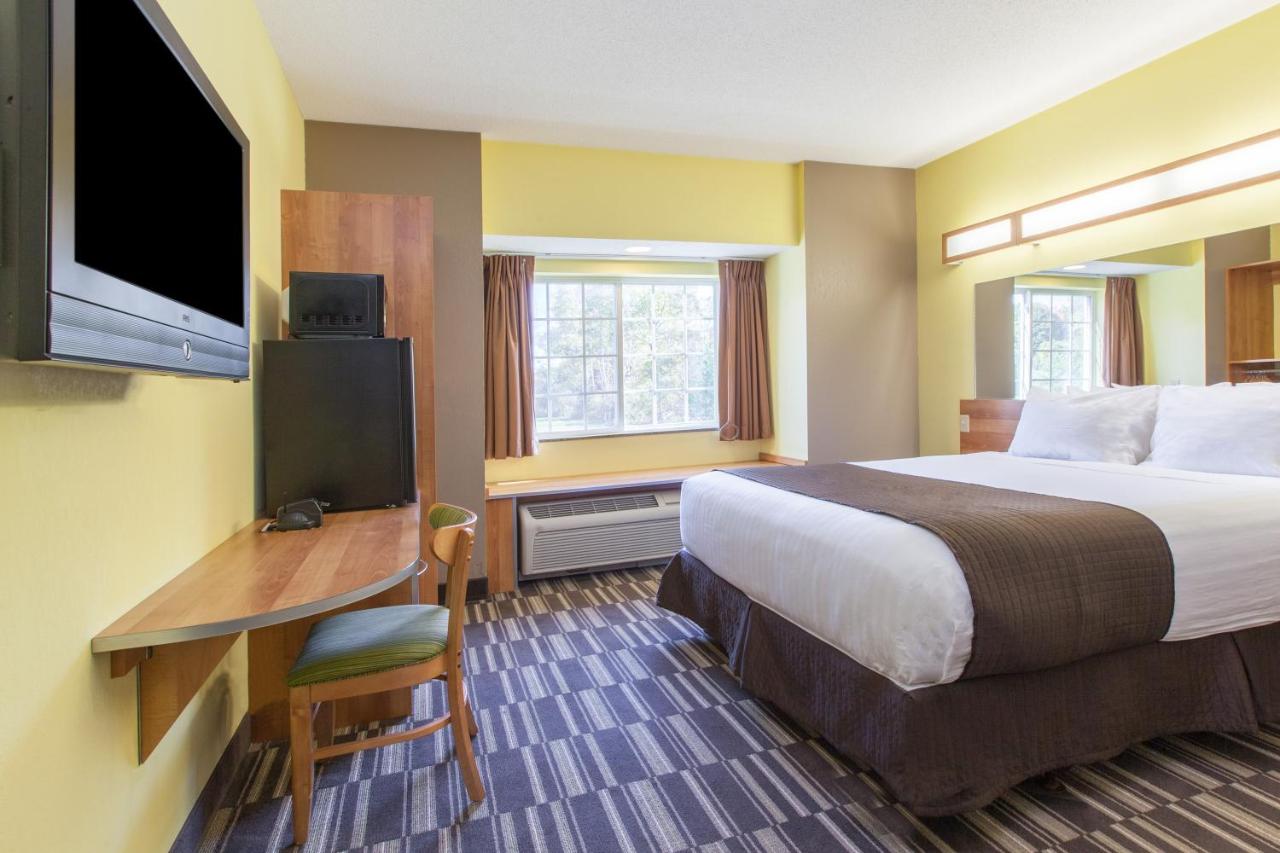 Queen Room with Roll-In Shower - Mobility/Hearing Accessible - Non-Smoking at Microtel Inn & Suites by Wyndham Johnstown