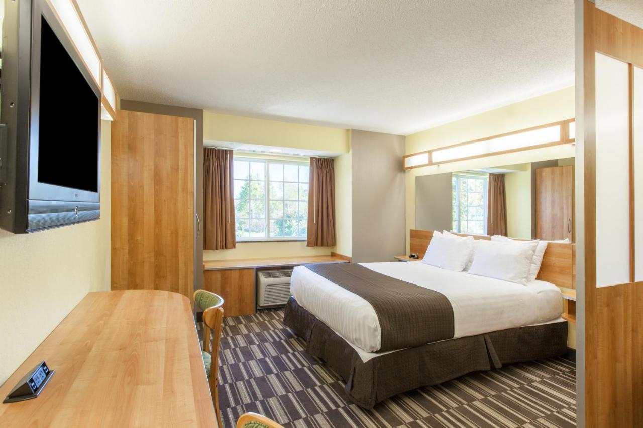 Studio Suite with a Queen Bed, Non-Smoking at Microtel Inn & Suites by Wyndham Johnstown