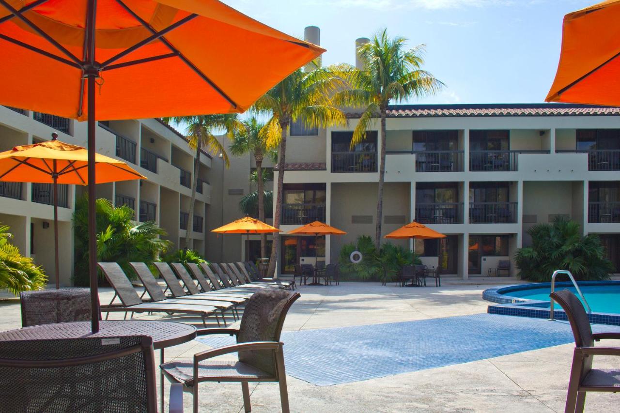 Pool View Room with Two Double Beds at Miami Lakes Hotel