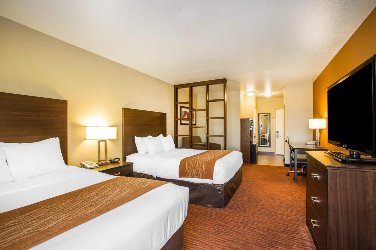 Queen Suite with Two Queen Beds - Accessible/Non-Smoking at Comfort Suites Clovis - Fresno