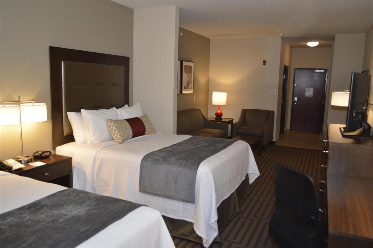 Queen Suite with Two Queen Beds at Best Western Plus Stevens County Inn