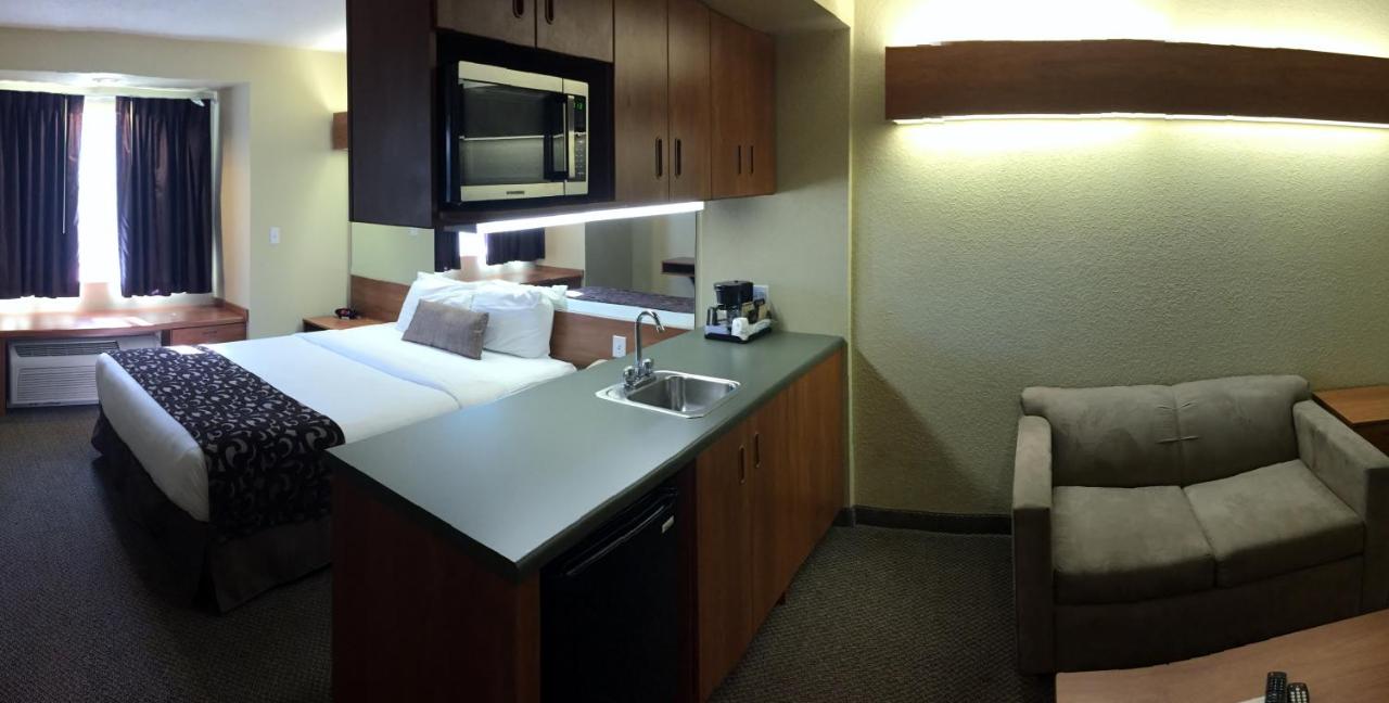 Queen Studio Suite - Non-Smoking at Microtel Inn & Suites by Wyndham Beckley East