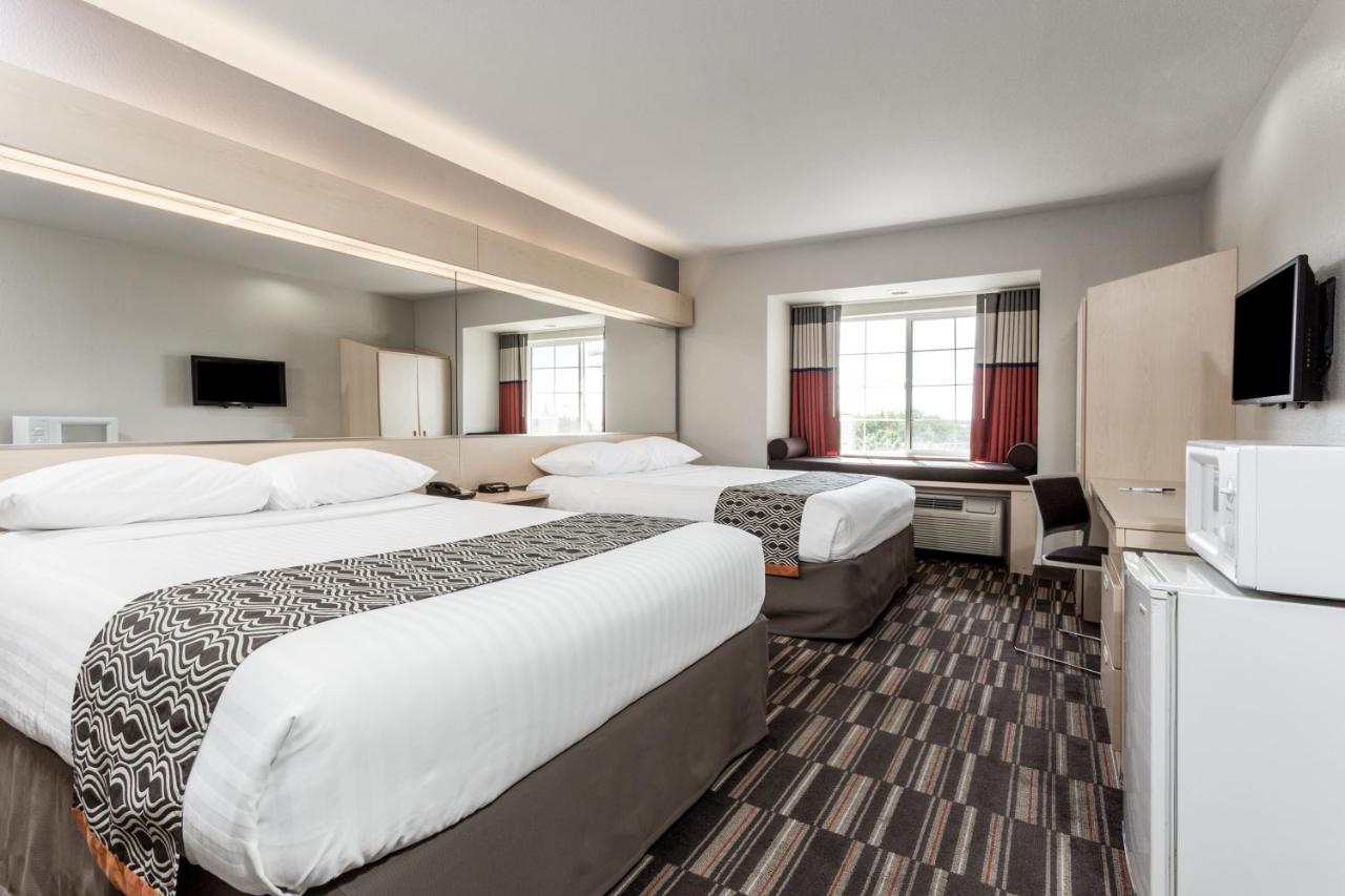 Queen Room with Two Queen Beds - Disability Access/Non-Smoking at Microtel Inn & Suites by Wyndham Modesto Ceres