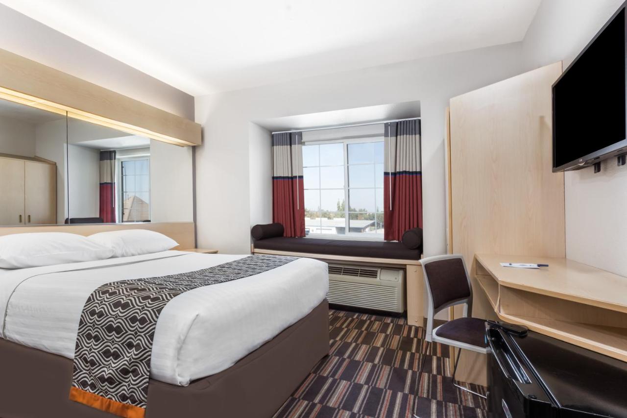 Queen Suite - Non-Smoking at Microtel Inn & Suites by Wyndham Modesto Ceres