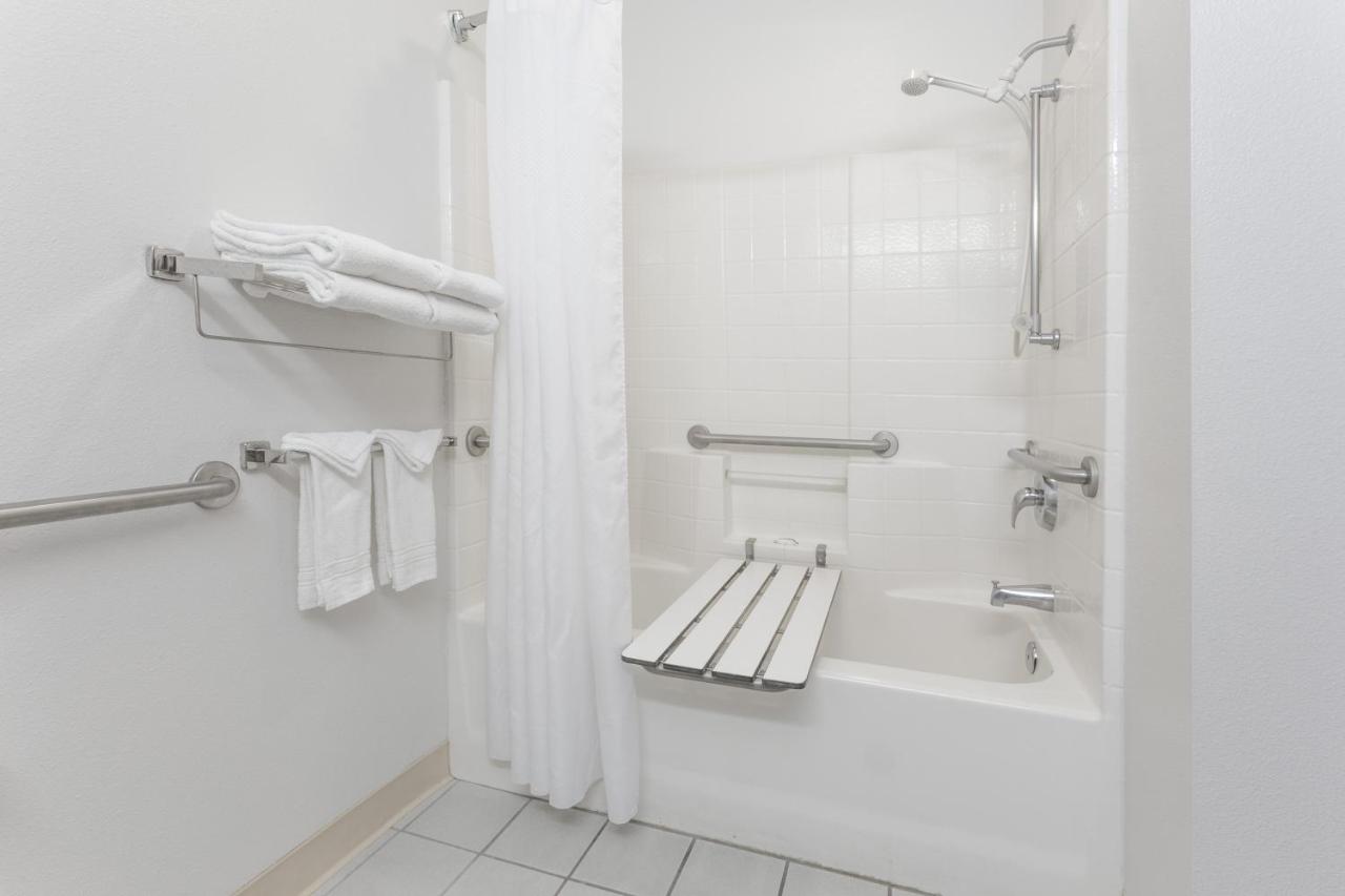 Queen Suite - Non-Smoking at Microtel Inn & Suites by Wyndham Modesto Ceres