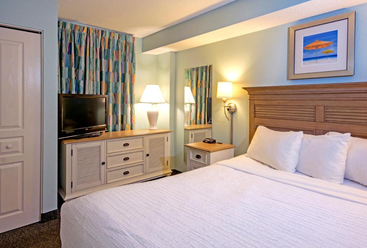 Three-Bedroom Villa - Ocean Front at Compass Cove Resort